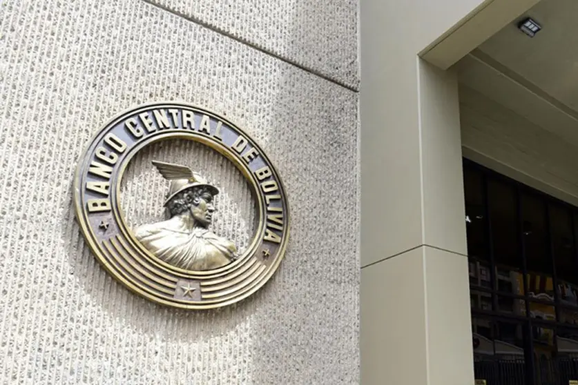 El Banco Central ‘reconstruirá’ su reserva de dólares, según Espinoza