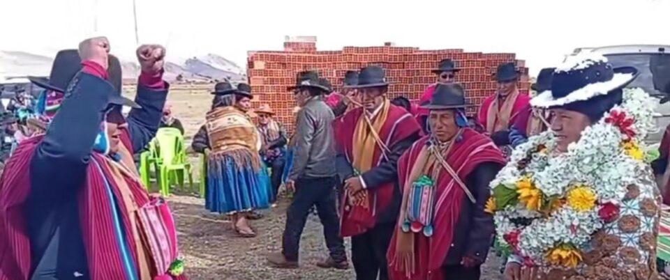 Ponchos Rojos proclaman a Zulay Mamani como candidata a la Gobernación de La Paz