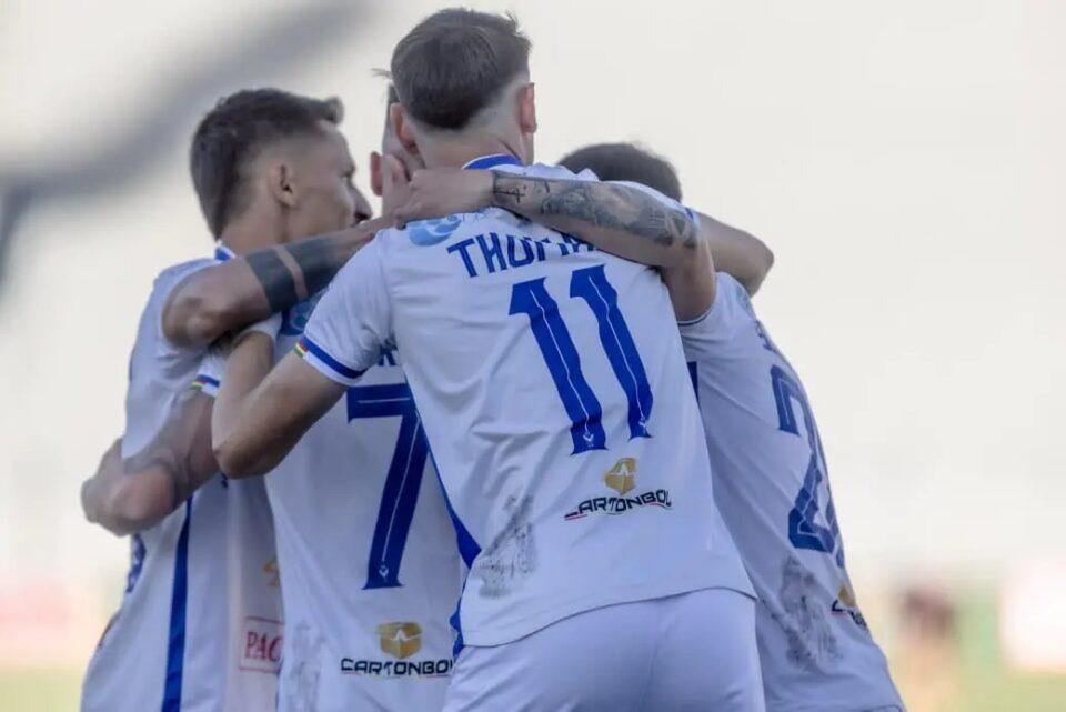 GV San José aplasta (5-0) a FC Universitario y se aferra a la ilusión