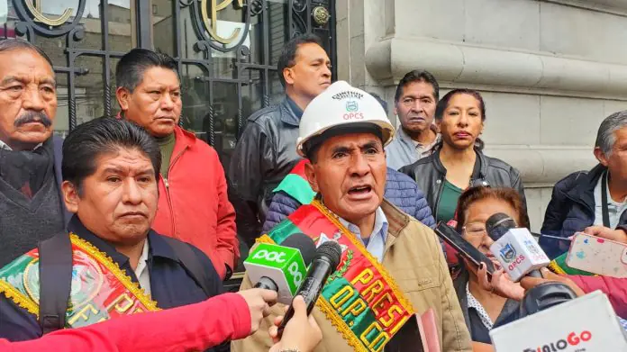 La Fejuve La Paz rechaza el Decreto 5503 y el incremento de pasajes