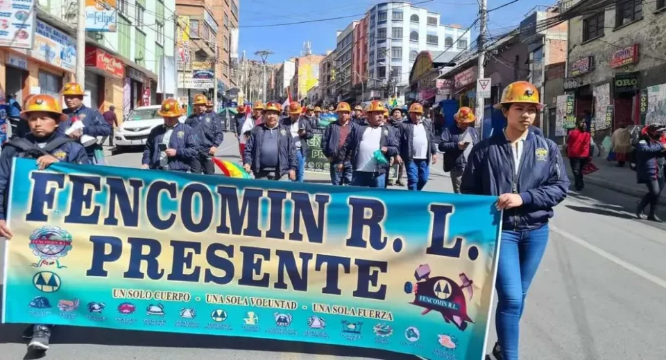 Cooperativas mineras convocan a una marcha nacional para el lunes en rechazo al ajuste de precios