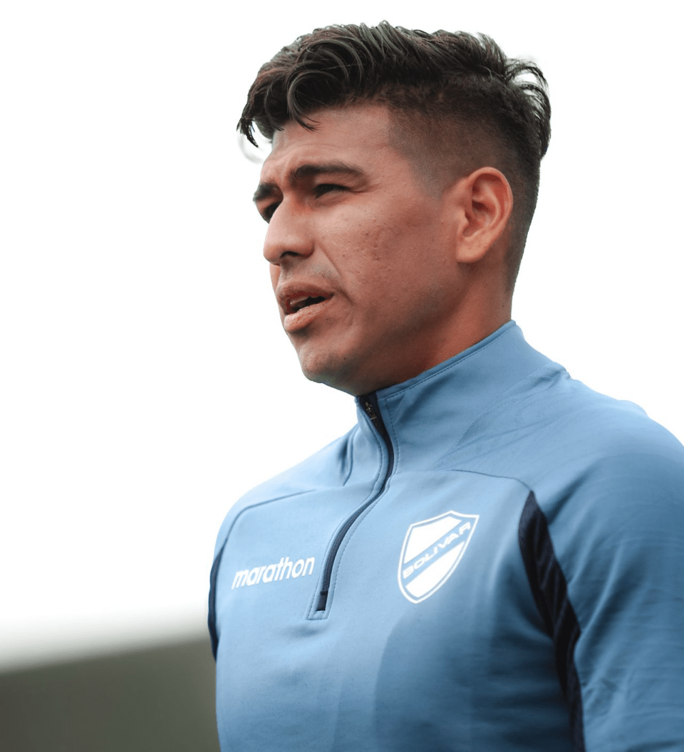 Bolívar presenta a su nuevo defensor, el ecuatoriano ya trabaja a órdenes de Robatto