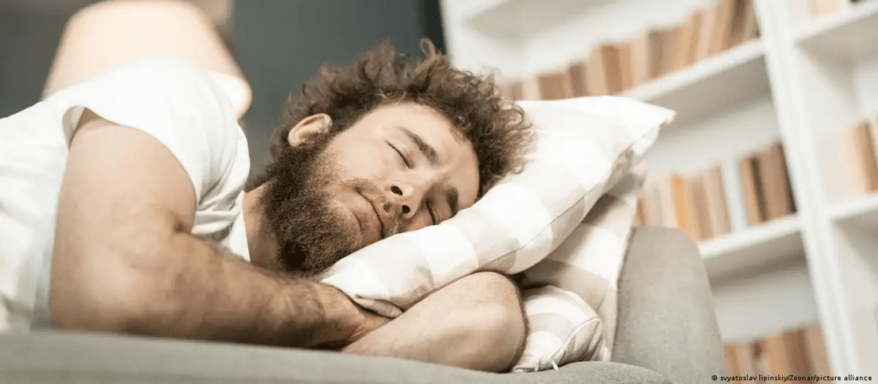 Científicos demuestran los amplios beneficios de la siesta