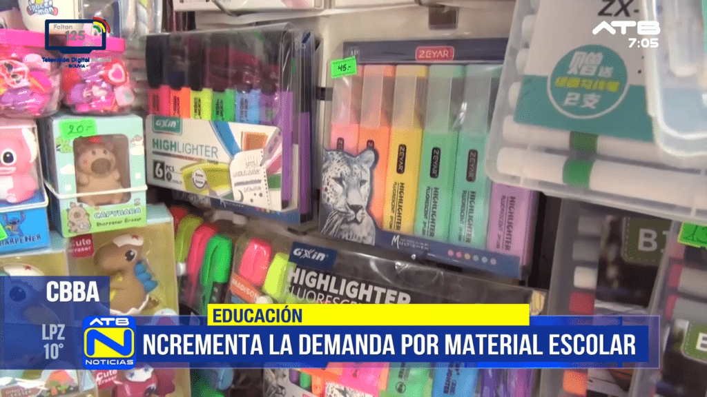 Comerciantes ofertan útiles escolares a días del inicio de clases