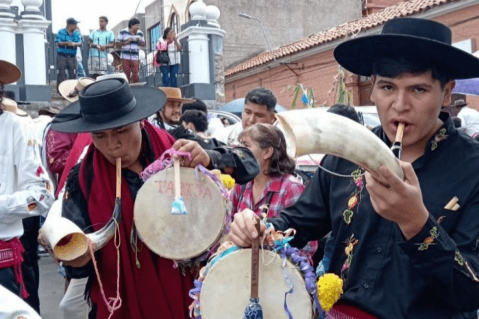 Comparsas tarijeñas convocan de la segunda ´Entrada de Compadres´