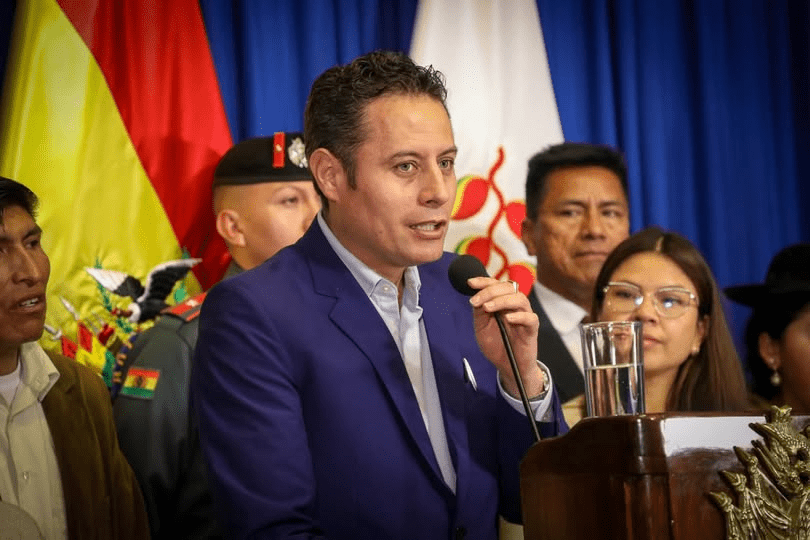 "El presidente de yacimientos tiene que entrar preso": Edmand Lara denuncia presuntos hechos de corrupción en YPFB