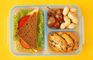 La lista de alimentos que debes incluir al momento de armar una lonchera escolar