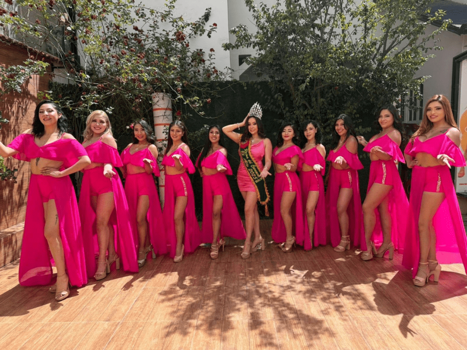 Diez candidatas en la pugna por la corona "Reina del Carnaval de El Alto 2026"