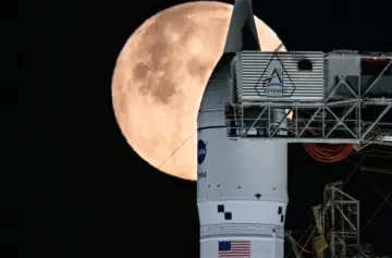 La NASA suspende viaje lunar por fuga de combustible en su nuevo cohete