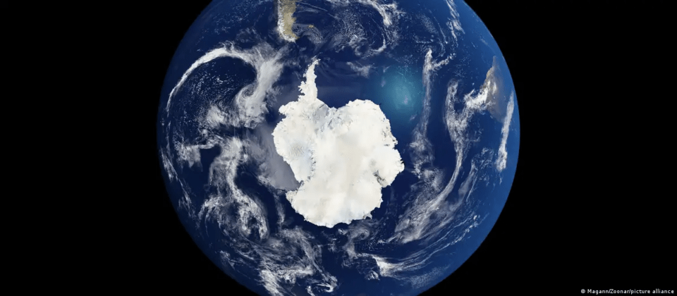 Descubren paisajes en la Antártida: cañones y montañas ocultos bajo el hielo