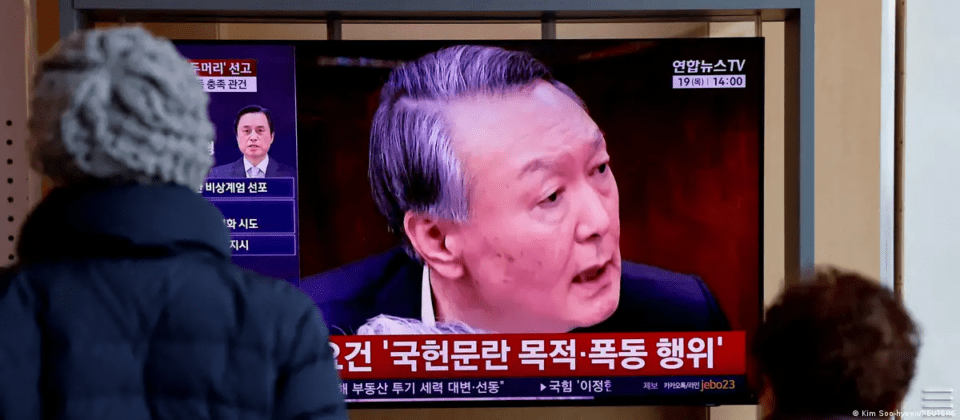 Expresidente Yoon se disculpa del 'sufrimiento causado por la ley marcial' tras su sentencia a cadena perpetua