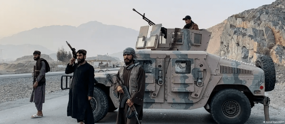 Los talibanes anuncian nuevos bombardeos a objetivos militares en Pakistán