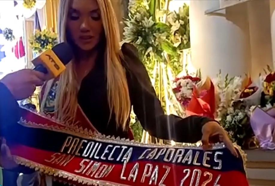 Gabriela Durán, la Predilecta del Carnaval de Oruro 2026, entrega bando a la Virgen del Socavón