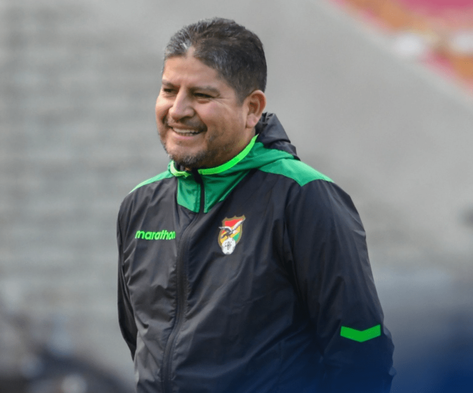 Villegas viaja a Monterrey y afina detalles para el repechaje ante Surinam