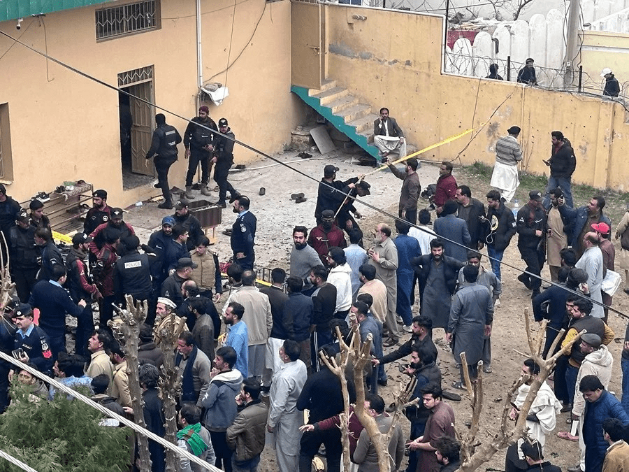 Un atentado suicida en una mezquita de Pakistán causa al menos 31 muertos y unos 169  heridos