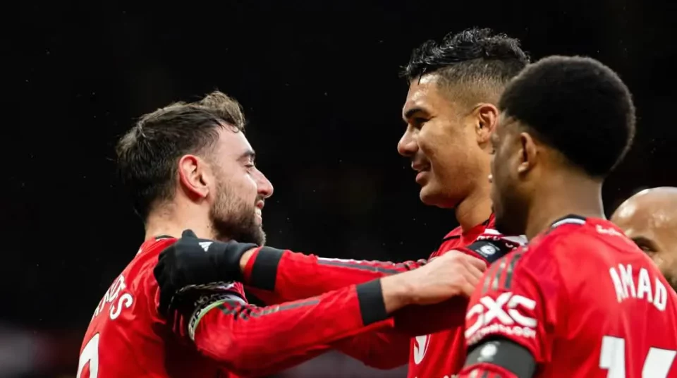 Manchester United de Carrick mantiene el pleno y hunde a los Spurs