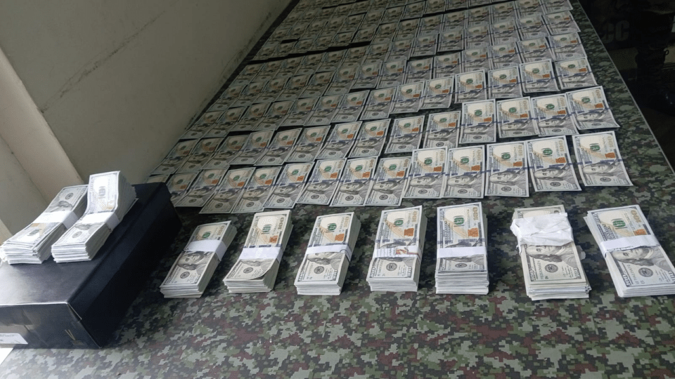 Decomisan 100 mil dólares americanos falsos que eran destinados al pago de sustancias ilícitas