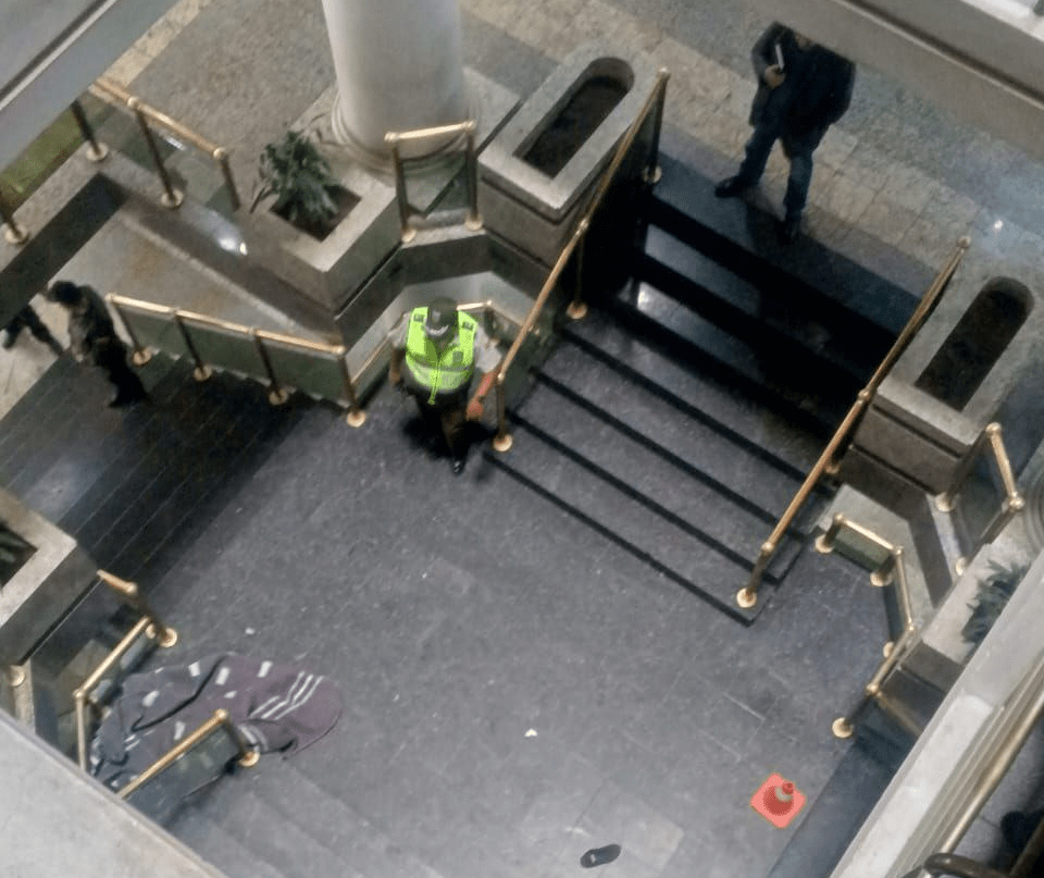 Mujer muere al caer del piso 11 de un edificio en Cochabamba