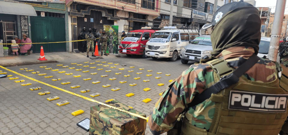 FELCN incauta 100 kilos de cocaína; hay cinco aprehendidos