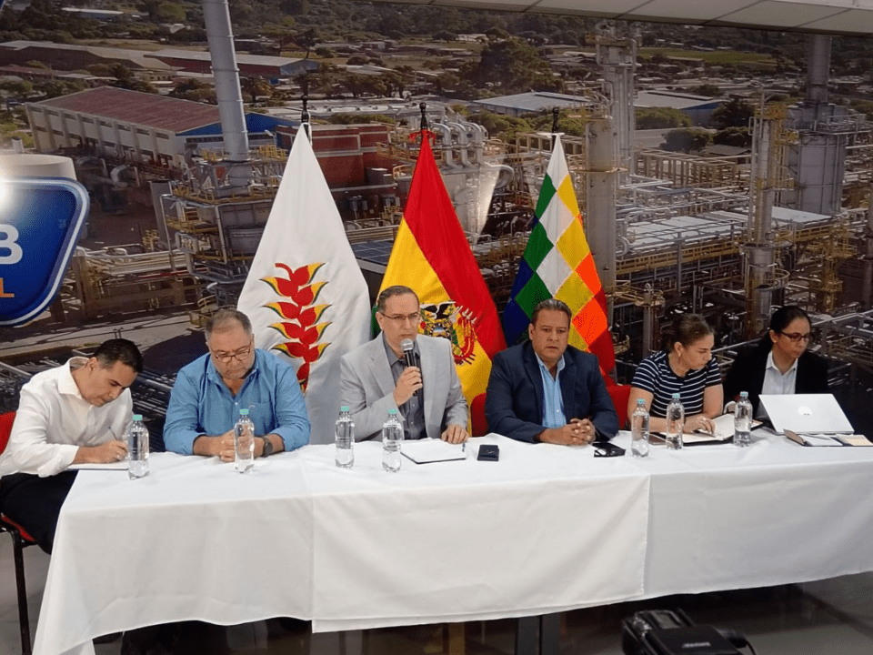 YPFB rechaza versiones que culpan a funcionarios de la petrolera de intentar cubrir casos de corrupción