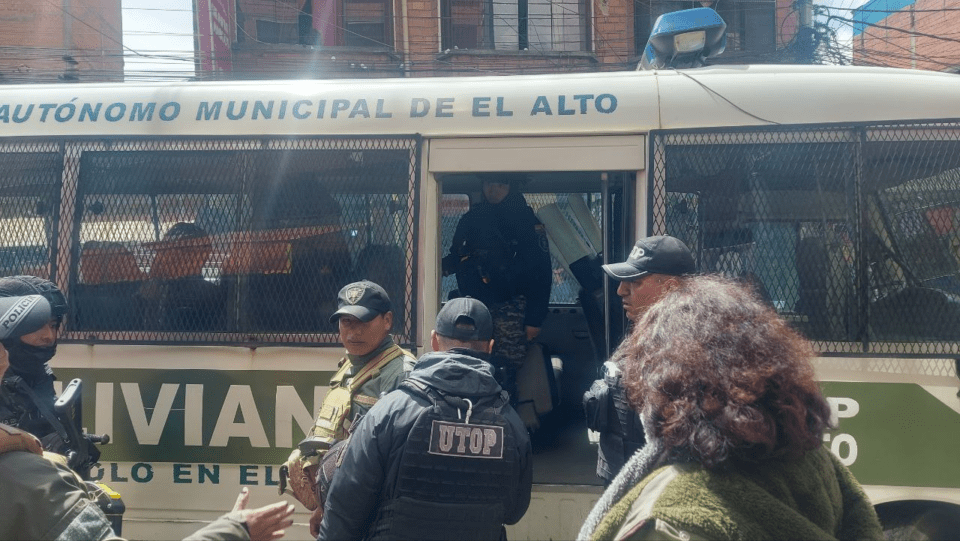 El Alto: más de 50 arrestados tras una intervención en un local nocturno