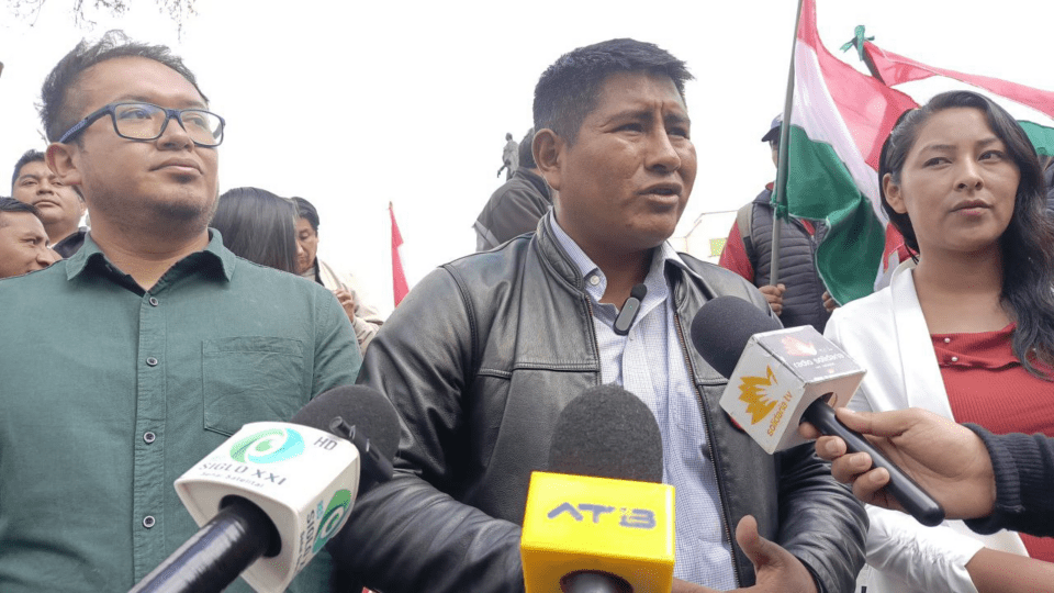 Orlando Callisaya, candidato a gobernador, acusa a otros frentes de haberse copiado su plan de gobierno