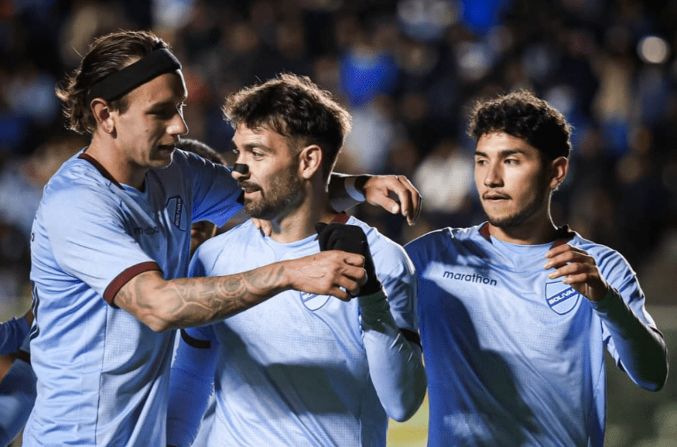 Bolívar arrolla a Blooming y deja casi sentenciada la serie