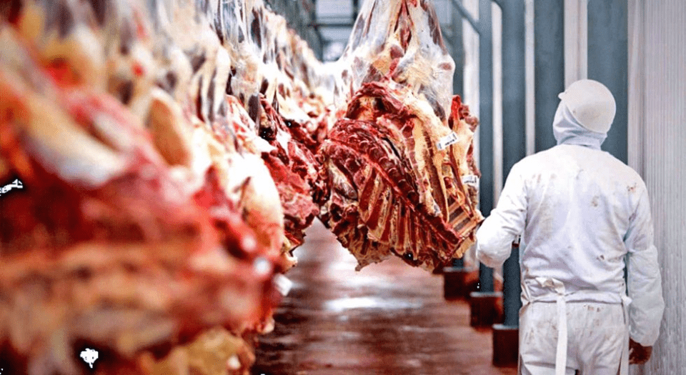 Bloqueos amenazan con disparar el precio de la carne, advierten carniceros