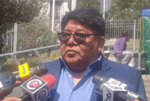 Choferes Primero de Mayo de La Paz afirman que "no hay un resarcimiento" de daños por combustible defectuoso