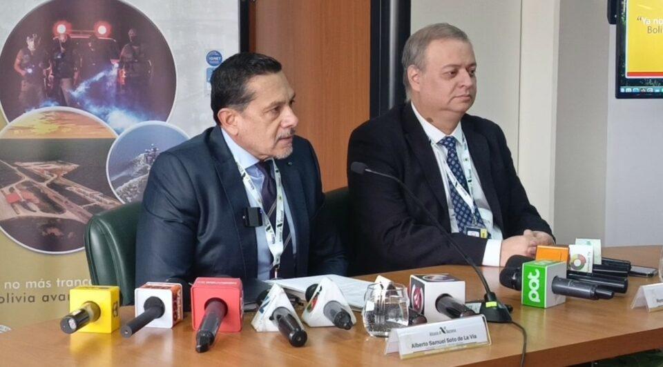 Santa Cruz: La Aduana intercepta dos camiones con harina extranjera