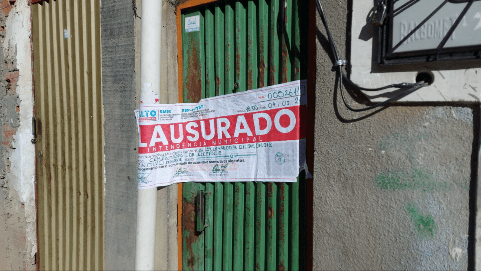 Clausuran ‘cementerio de elefantes’ en El Alto: presumen que una niña intentó ser secuestrada en el lugar