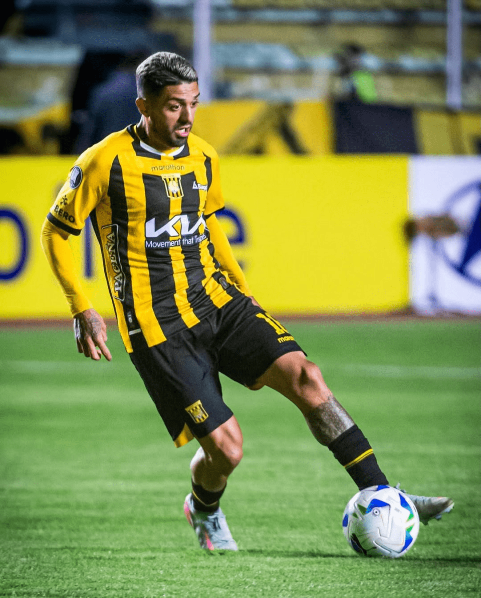 Bustos deja The Strongest y deja un cupo extranjero disponible