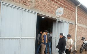 fecf1197-8c62-4ee8-ac08-751c20b2 (2) Delincuentes desconectan interruptores de electricidad y roban Bs. 300 mil de una empresa