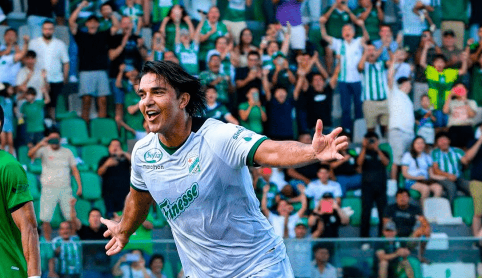 Con gol y asistencia, Martins reaparece y desata la euforia en el Tahuichi