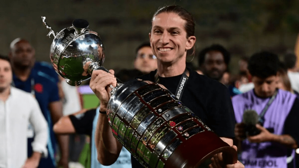Tras ganar 8-0 y pasar a la final del Campeonato Carioca, Flamengo decidió despedir a Filipe Luis