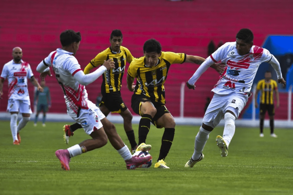 The Strongest busca remontar la llave ante Nacional Potosí