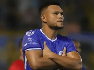 "El Toro" Blackburn regresa al fútbol boliviano como refuerzo de Real Tomayapo "El Toro" Blackburn regresa al fútbol boliviano como refuerzo de Real Tomayapo