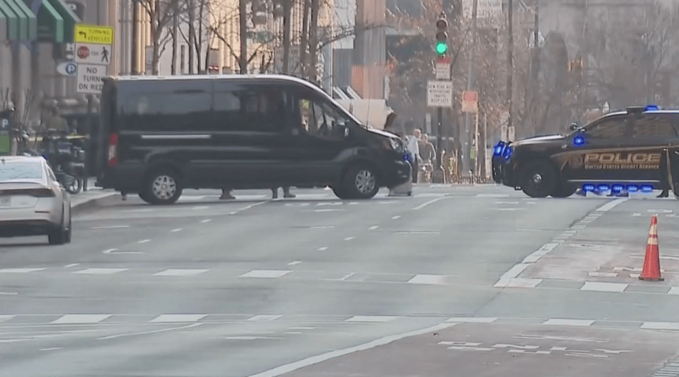 Cierran perímetro de la Casa Blanca después de que una camioneta impactara con una barrera de seguridad