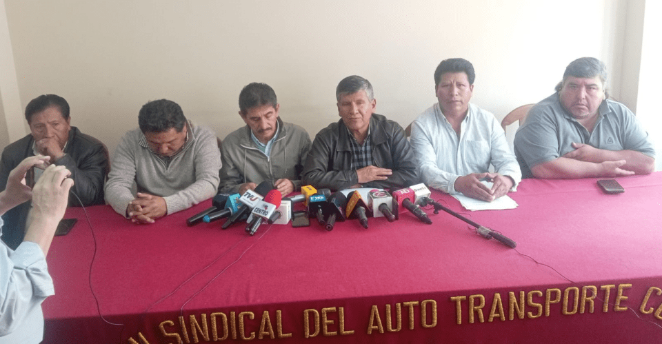 Choferes de Cochabamba exigen al Gobierno mejorar la calidad de combustible
