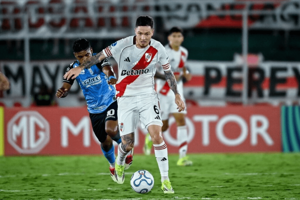 Blooming deja escapar la victoria ante River pese a jugar con uno más casi todo el partido