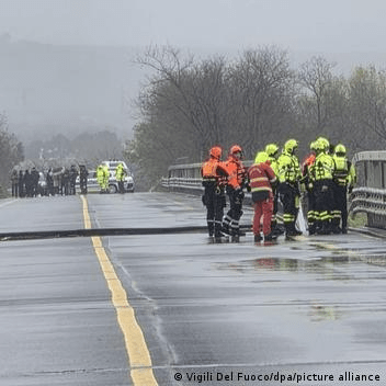 Se derrumba por el temporal un puente de carretera nacional en el centro de Italia