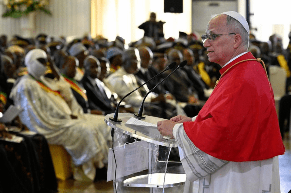 León XIV afirmó que "el mundo está siendo destruido por unos pocos tiranos"