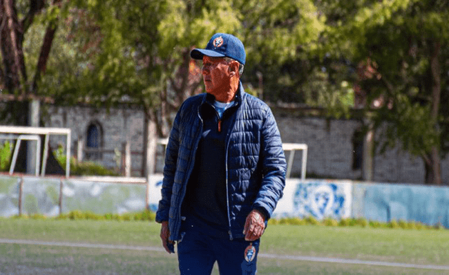 Vizuete asume en The Strongest con la mira en el título y la formación de talentos