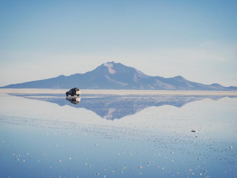 National Geographic: El Salar de Uyuni gana visibilidad global por su efecto espejo y presencia en documental
