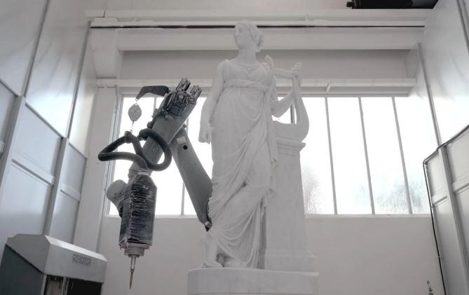 ¿El fin de los escultores tradicionales? robots ya crean arte clásico