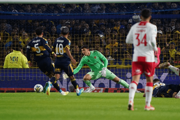 Golpazo en La Boca: Huracán dio la sorpresa y eliminó al Xeneize en un partido de película